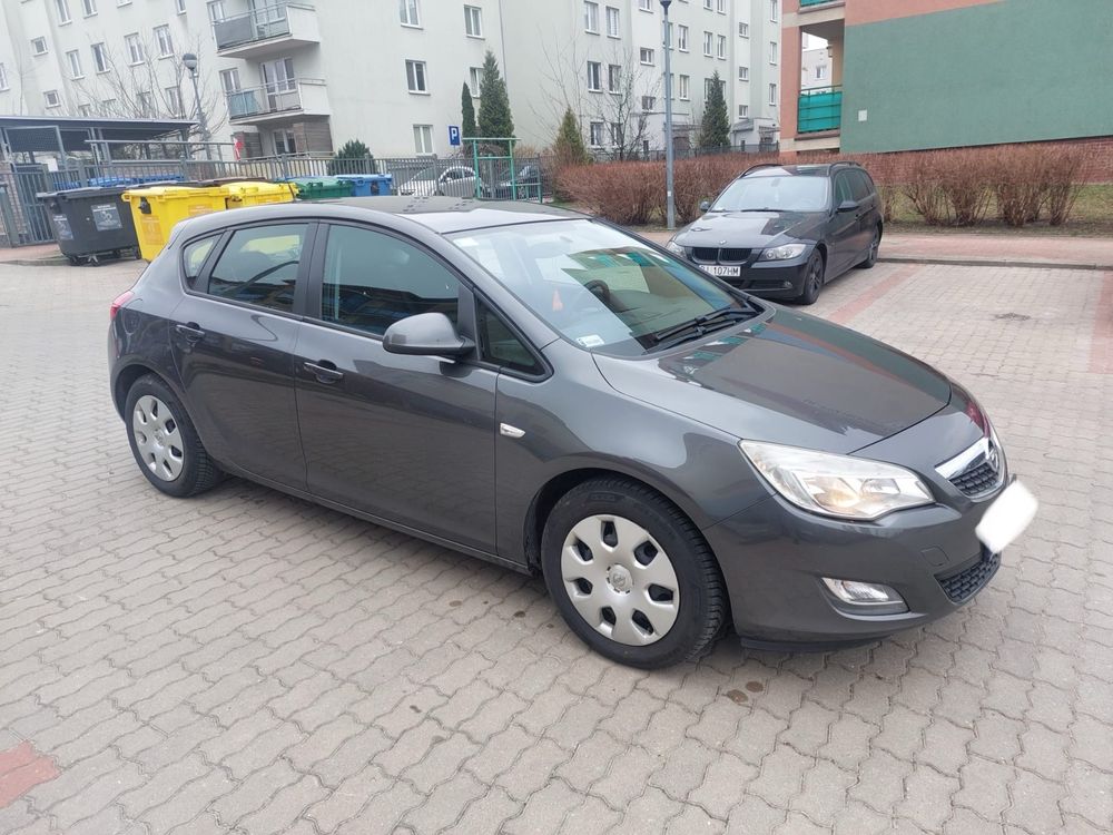 OPEL ASTRA J 1.6Benzyna+Gaz Klima Super Stan Nowy Rozrząd Nowe Opony