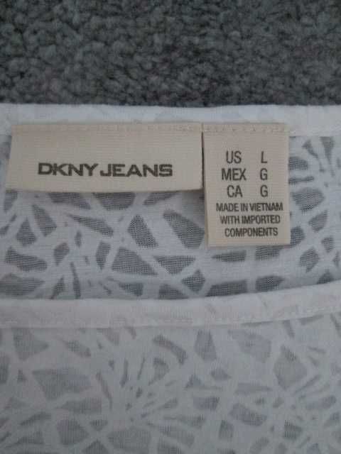 Kremowo biała letnia bluzka z nadrukiem DKNY Jeans