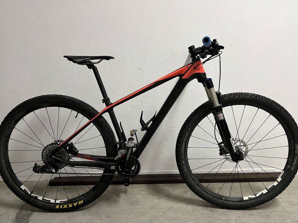 Bicicleta  Cube - BTT