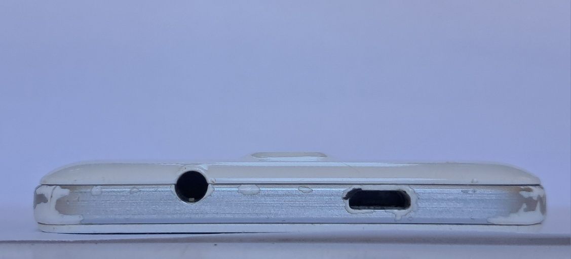 Смартфон Fly IQ4416 Era Life 5