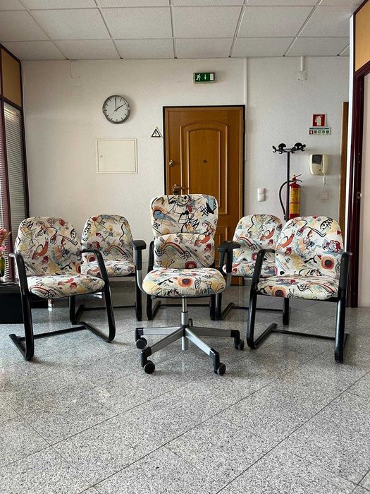 Vendo conjunto de 5 cadeiras + 1 giratória