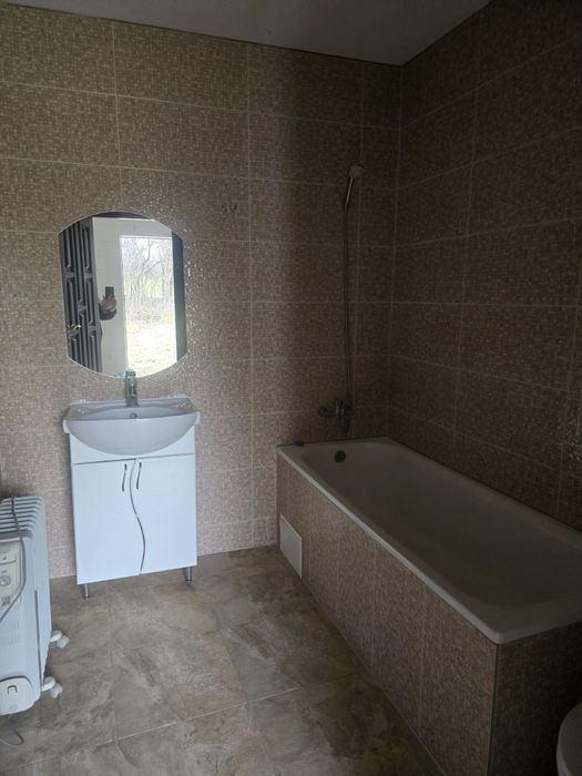 Продаж будинку  зі зручностями с.Потоки .