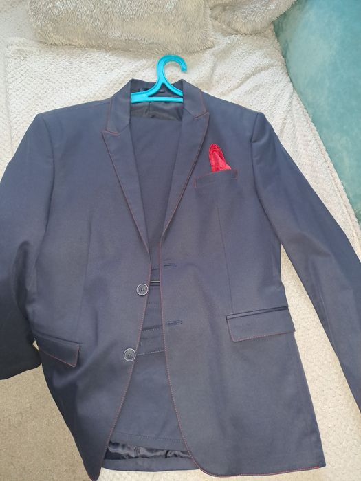 Garnitur męski granatowy