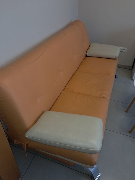 Sofa kanapa rozkładana skóra Używana wersalka z funkcją spania