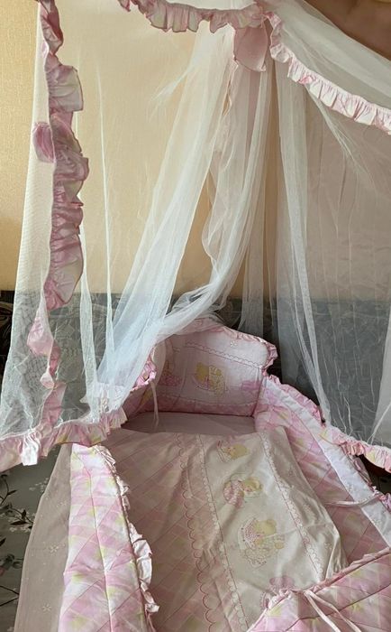 Захист в дитячу кроватку+балдахін+  комплект постільної білизни