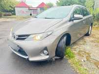 Toyota Auris Toyota Auris 1.6 benzyna wersja Premium serwis ASO 2013