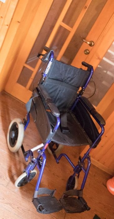 Інвалідна каляска invacare