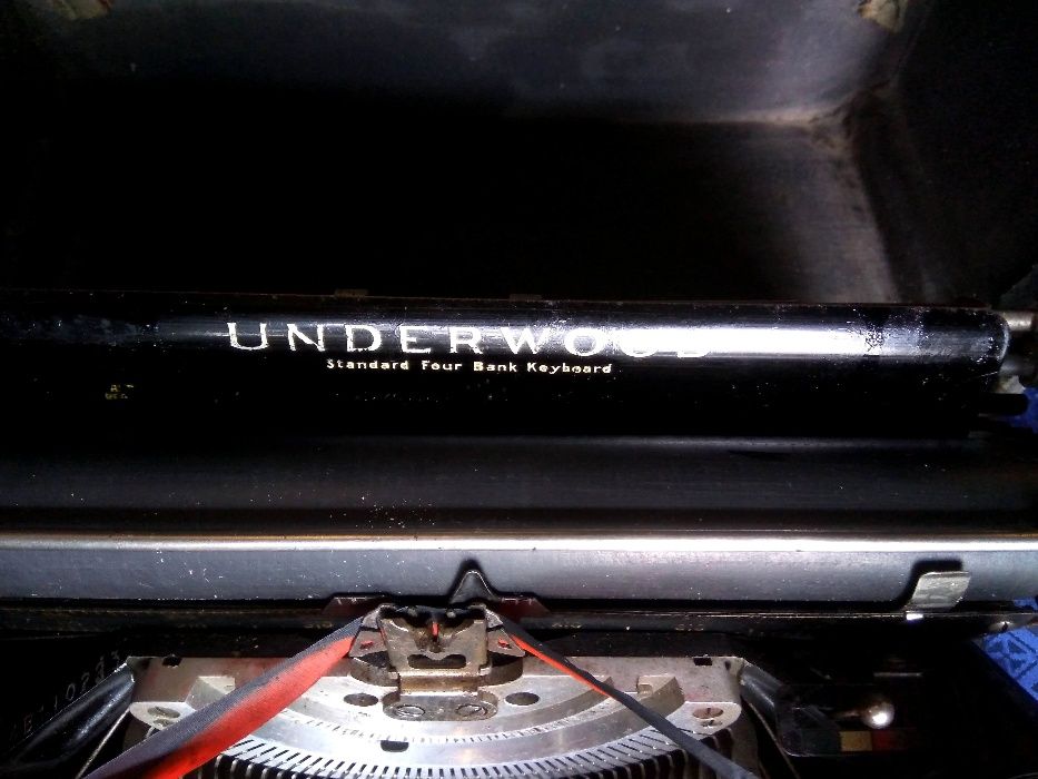 Máquina Escrever Underwood 4 Bank Keyboard Portátil