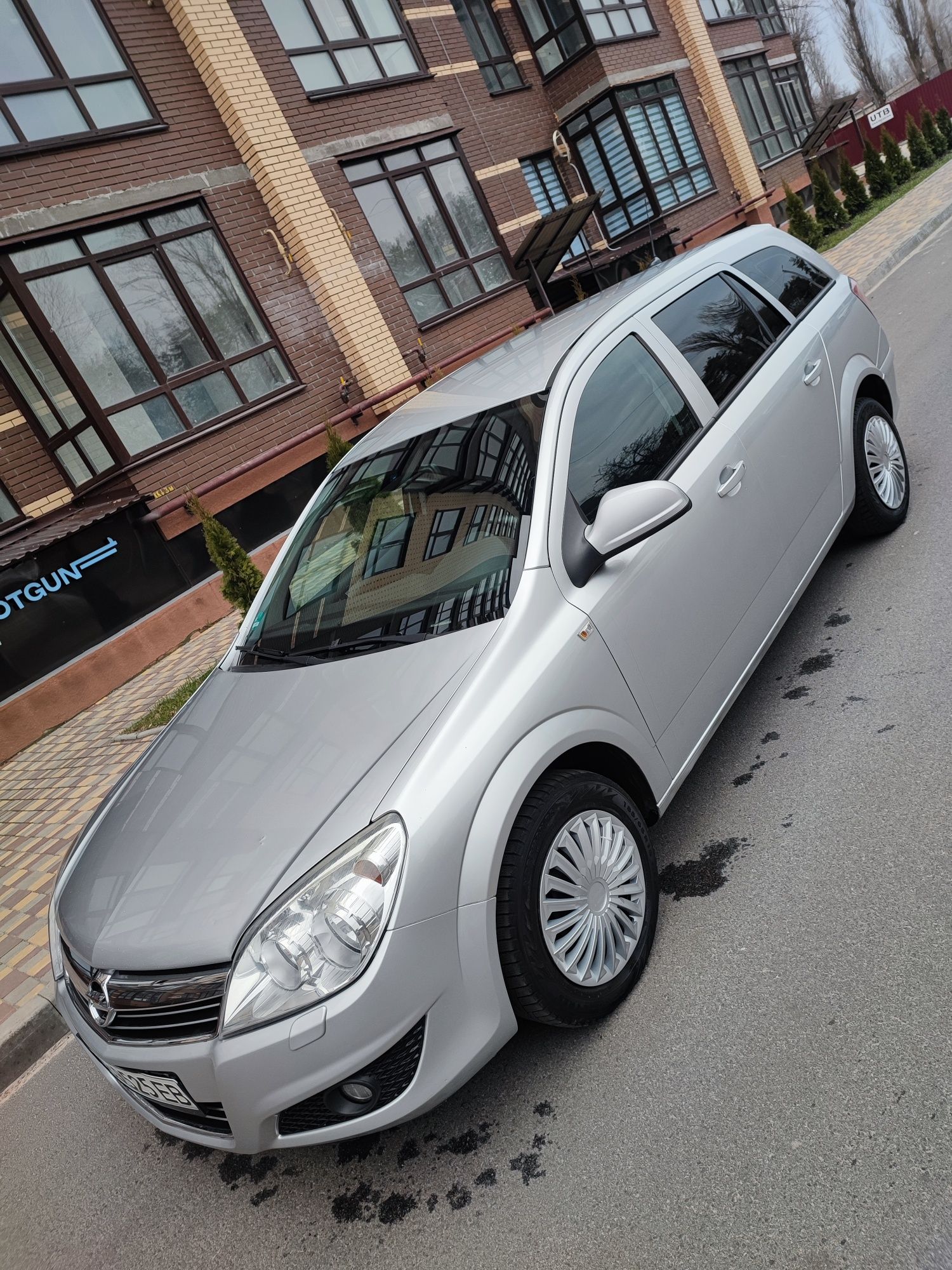 Opel Astra H       2010