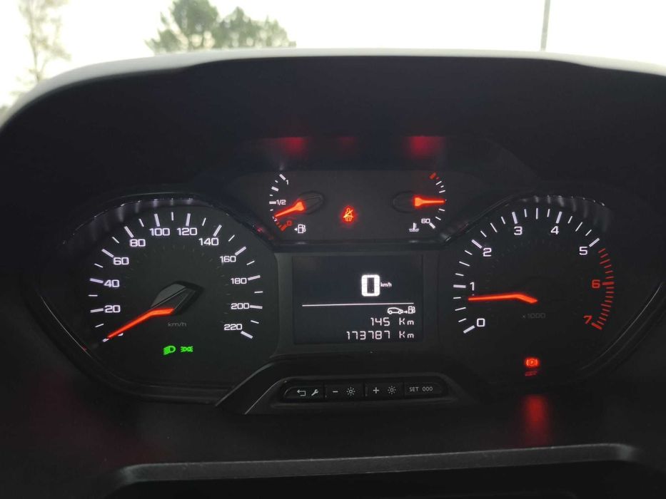 Peugeot Partner 1.6HDI 100CV 3 Lug