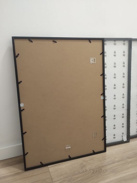 Ramki na ścianie 52cmx72cm