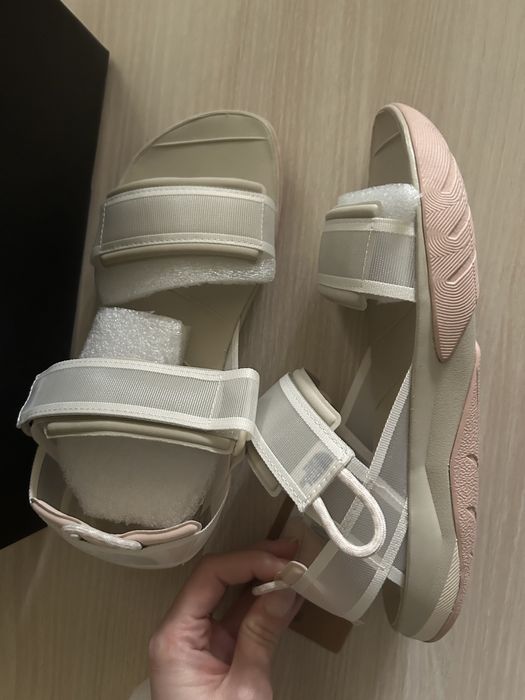 Жіночі сандалі The North Face NF0A5LVRIIM1