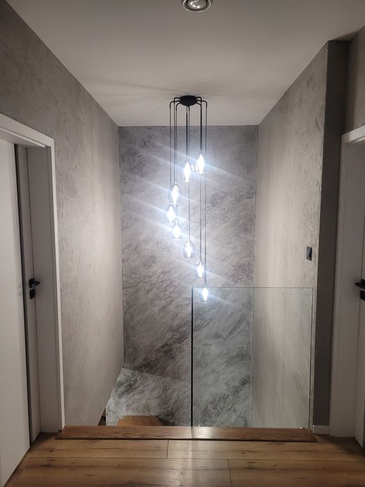 Beton architektoniczny / tynki dekoracyjne / rdza / trawertyn