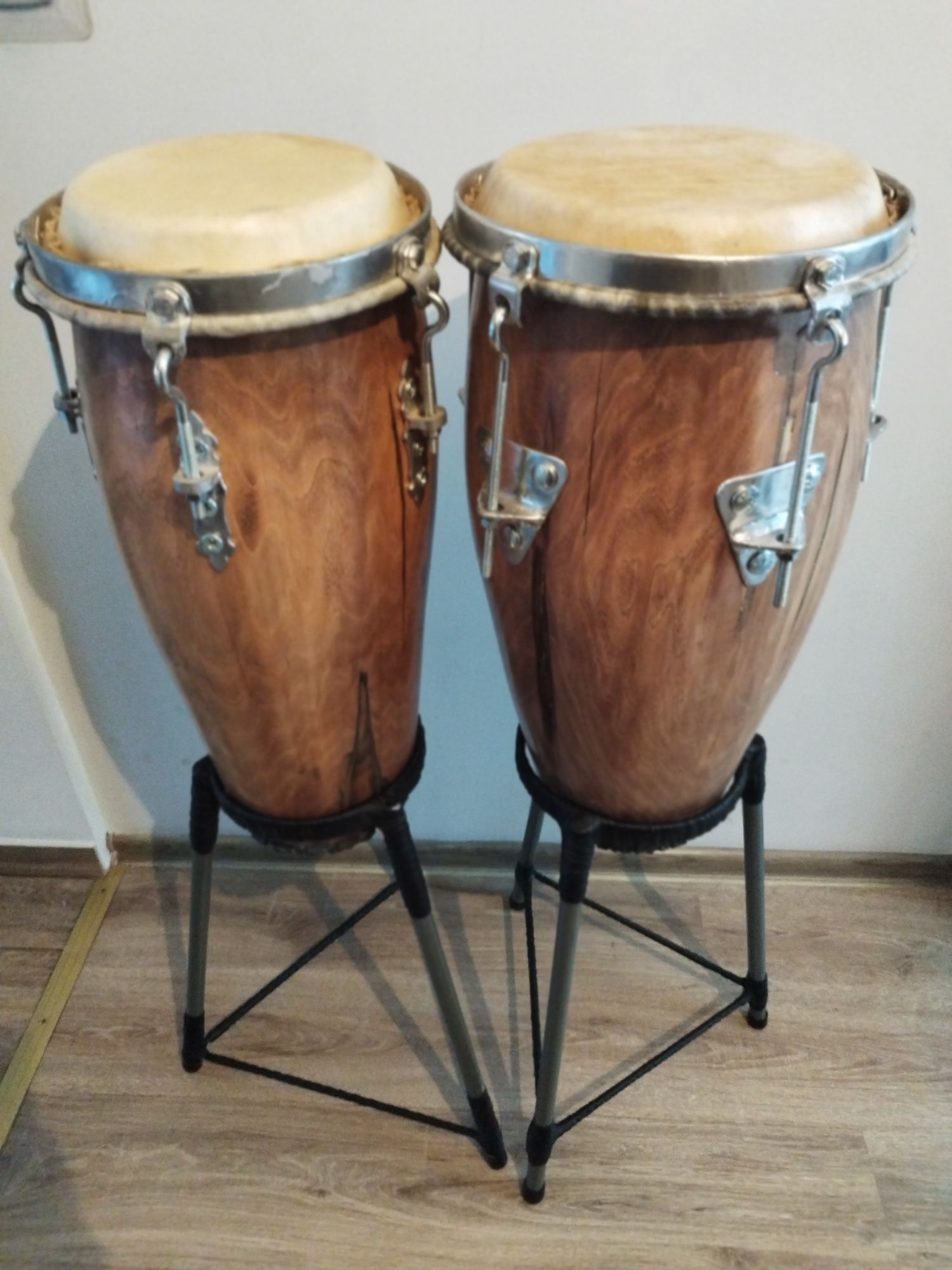 Bębny djembe kongi