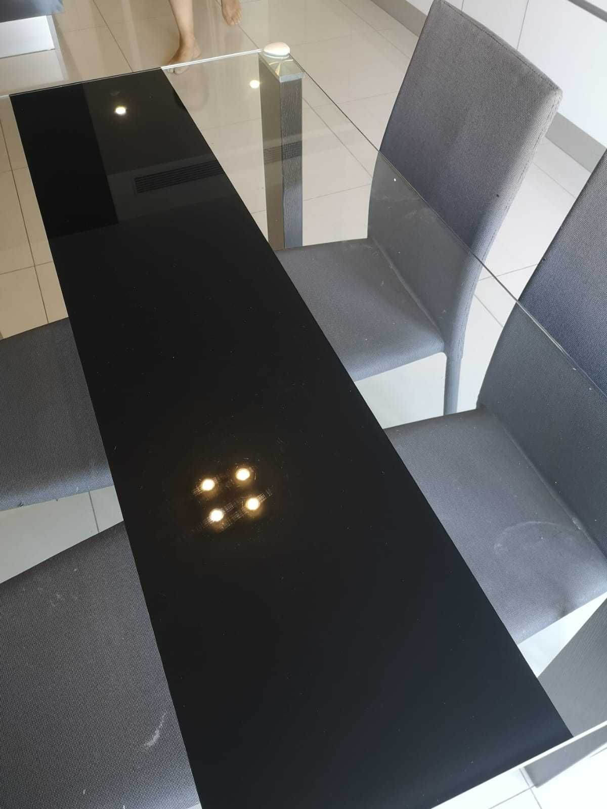 Mesa de jantar/cozinha c/4 cadeiras