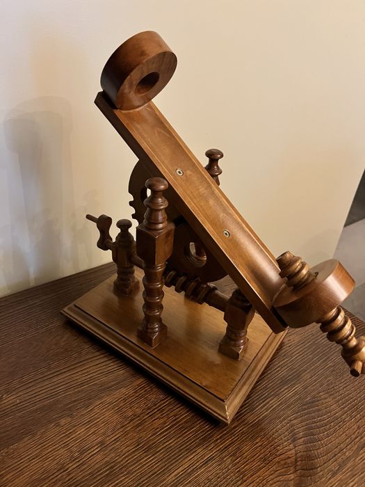 Suporte decorativo garrafa em madeira