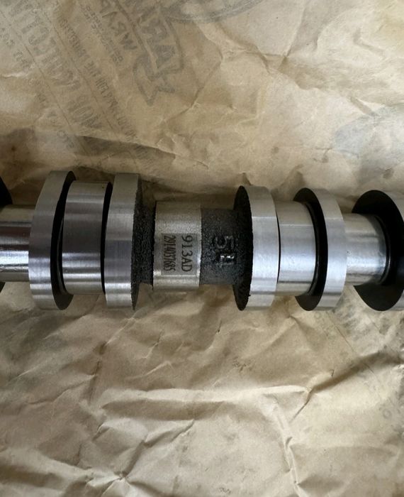 Jeep grand Cherokee WK2/WL 16-25 05047883AC гідрокомпенсатор вала прав