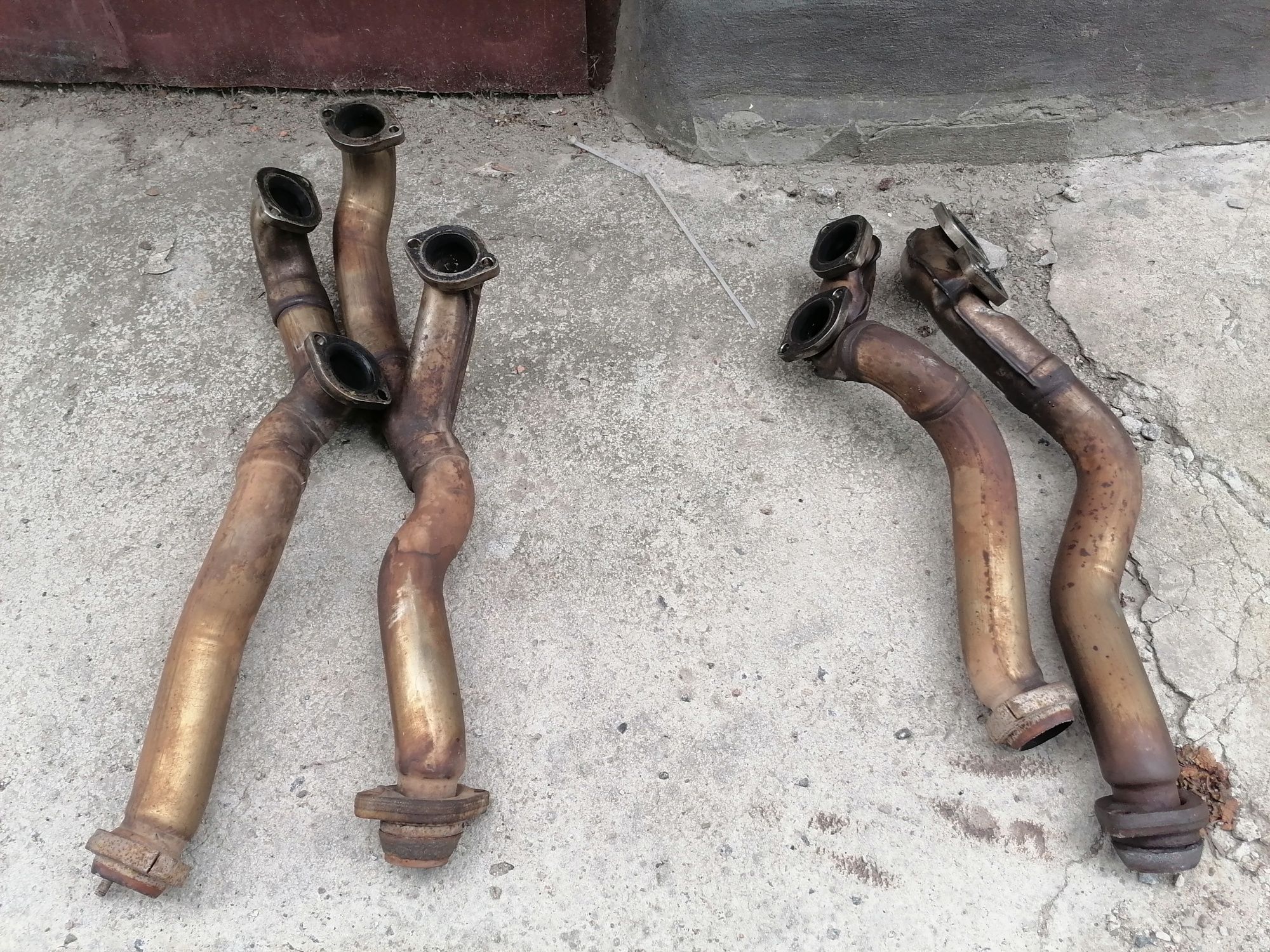 Випускні колектори бмв е38 е39  v8