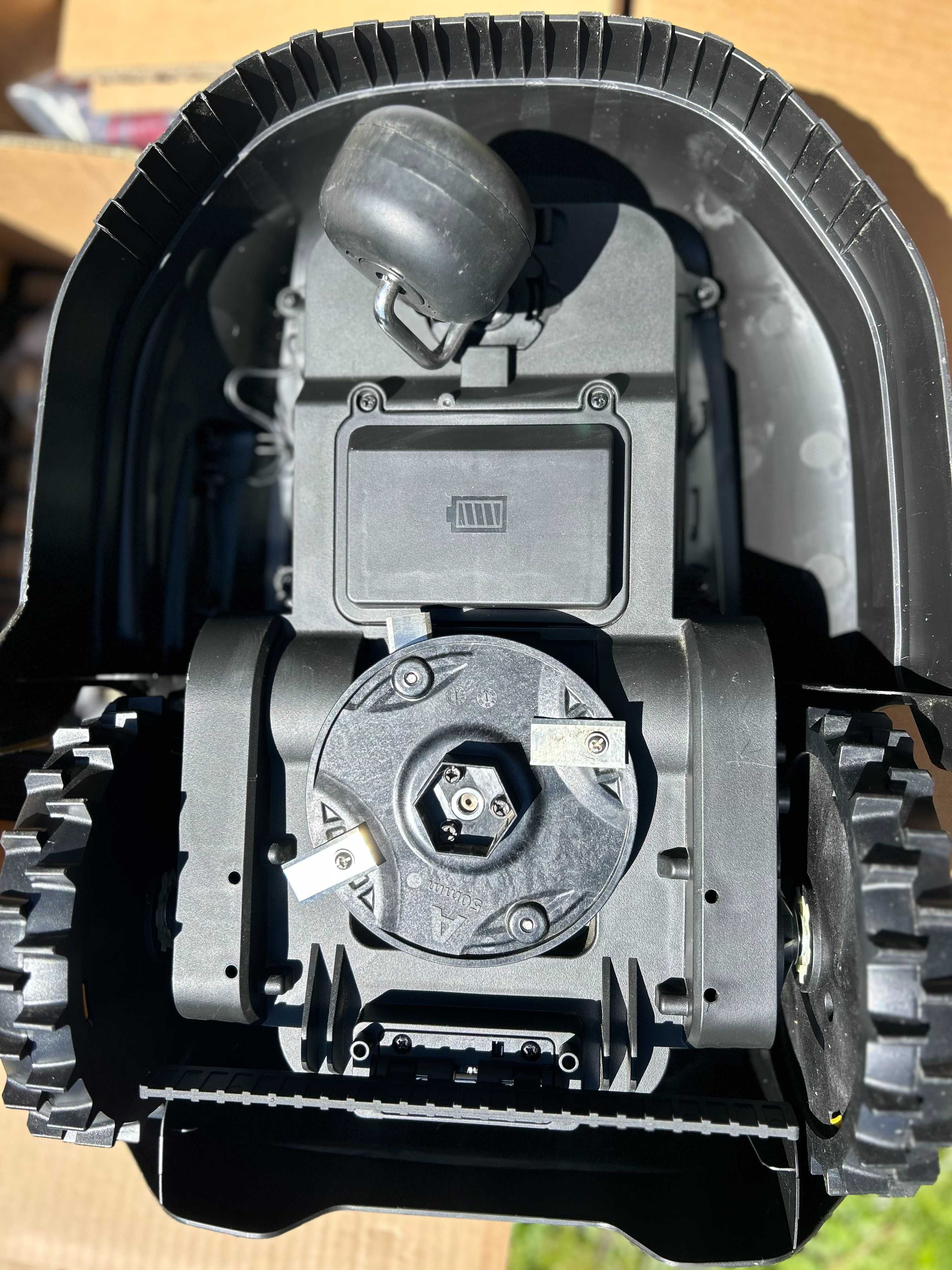 Robot koszący LANDXCAPE LX855