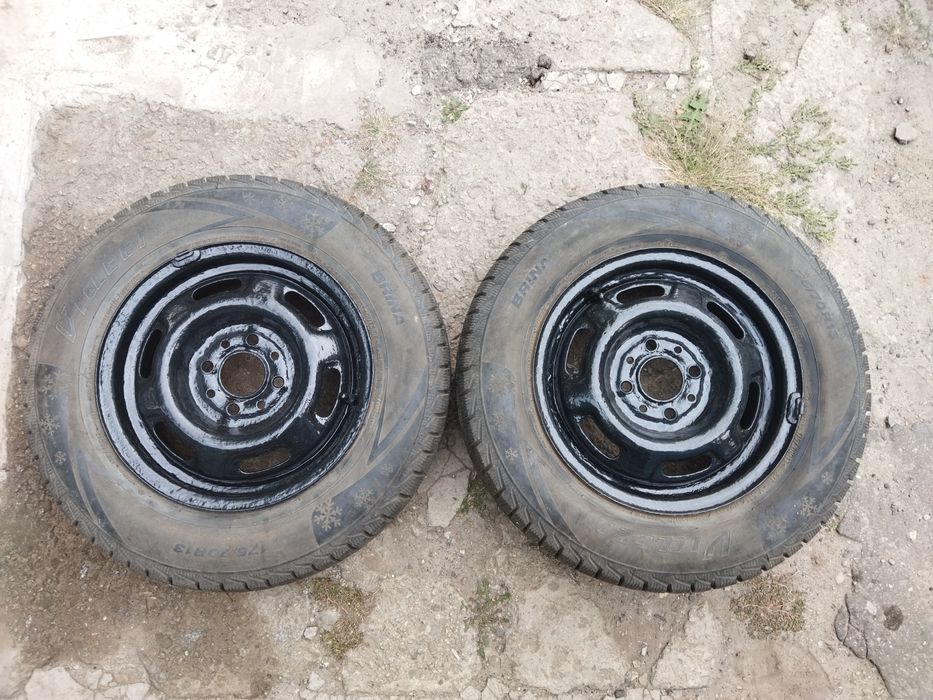 Продам зимнюю резину как новую с дисками на ВАЗ 175/70R13