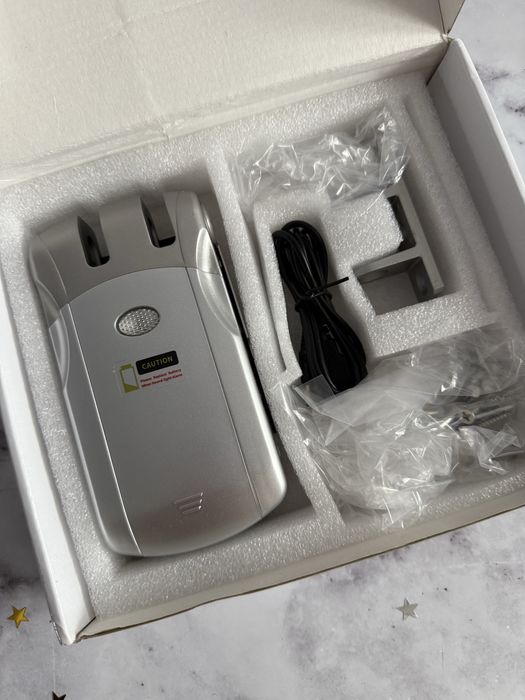 Niewidoczny zamek do drwzi wejściowych wifi