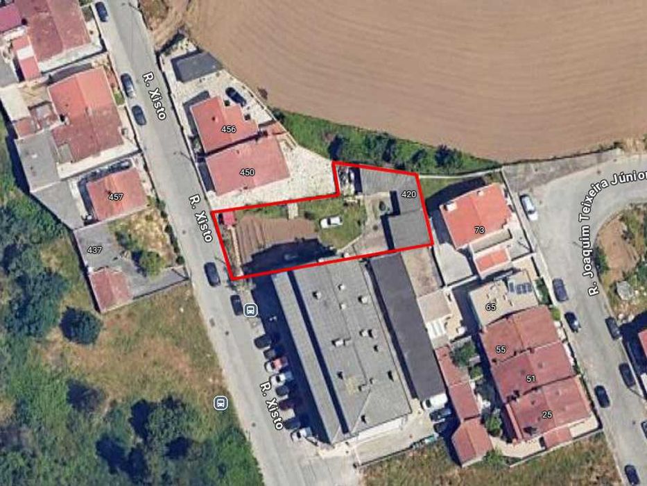 Vendo terreno (592 m2)