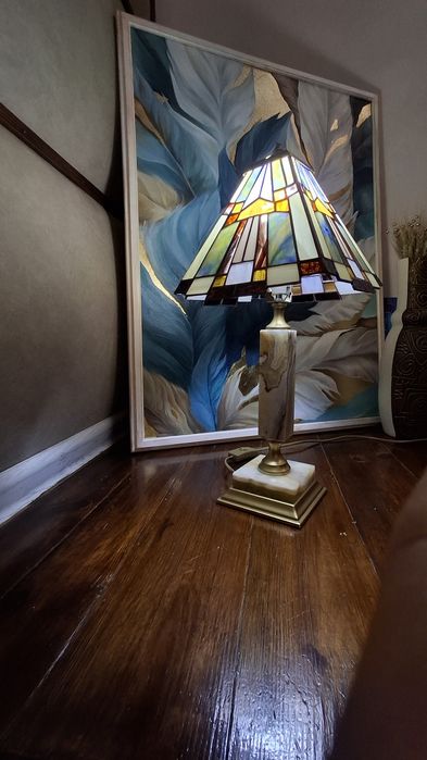 Витражная настольная лампа тиффани