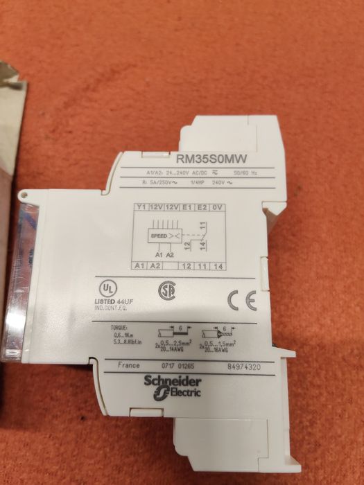 Przekaźnik kontrolny Telemecanique RM35S0