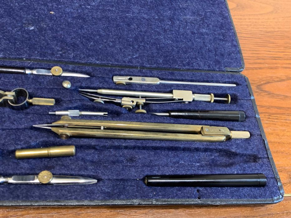 Старинная готовальня клейма Pracision E.O. Richter &Co. Германия