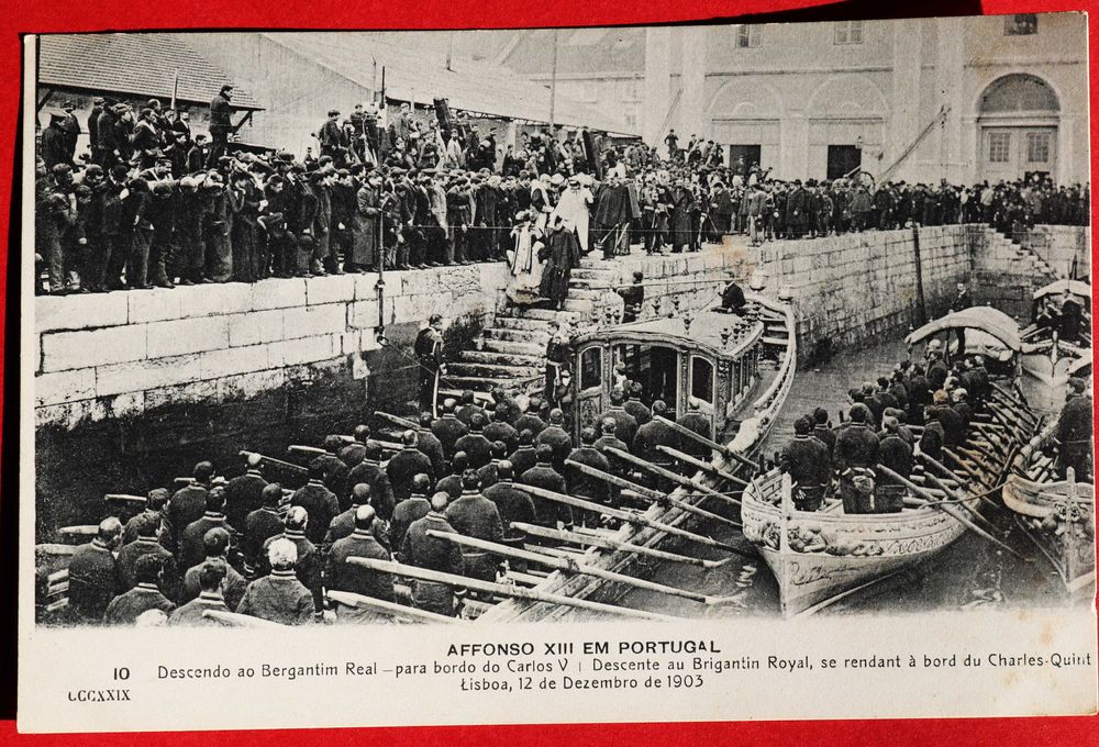 Afonso XIII em Portugal c/Rainha D Amélia descendo para o Bergantim