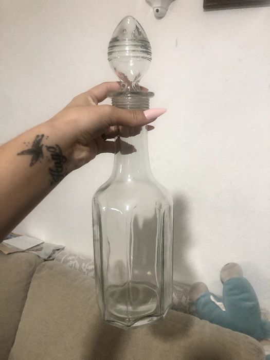 Vendo louças antigas