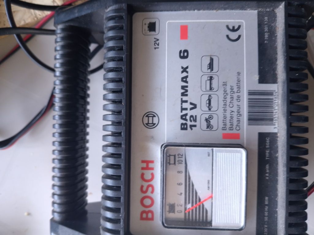 Зарядное устройство BOSCH battmax 6 для автомобилей и другой техники с