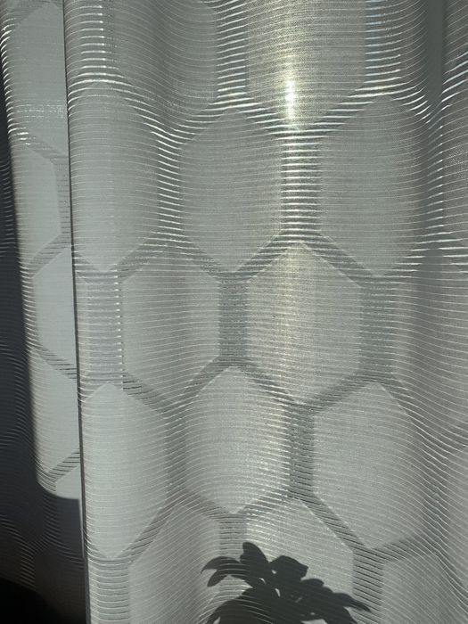 Шторa білa з орнаментом