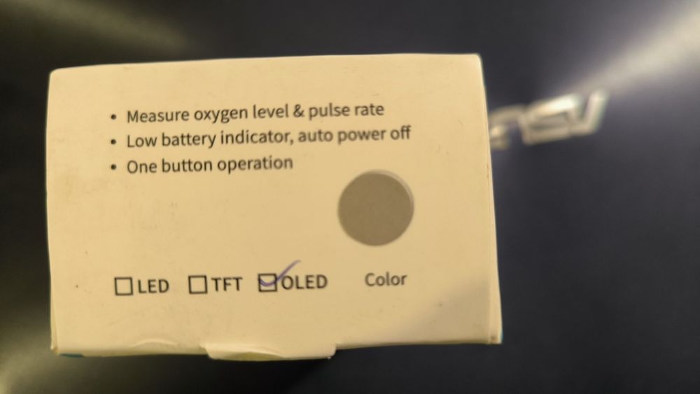 Oxímetro novo na caixa