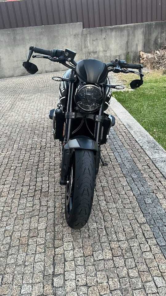 Triumph Trident 660