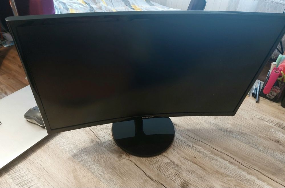 Монитор Samsung c24f390fhi