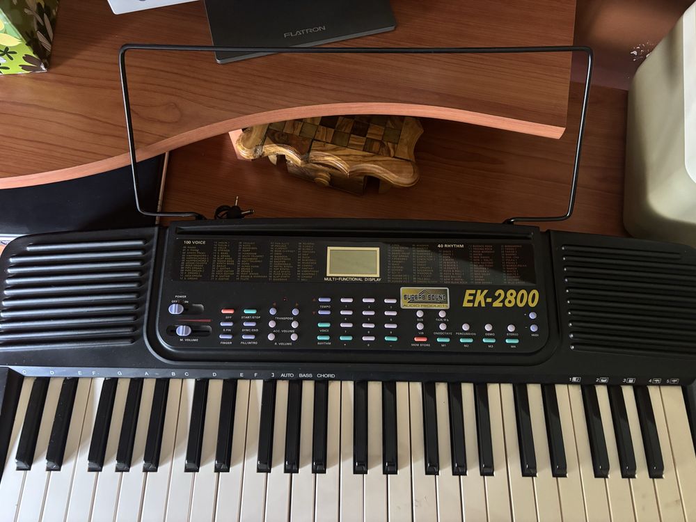 Teclado eletronico EK 2800
