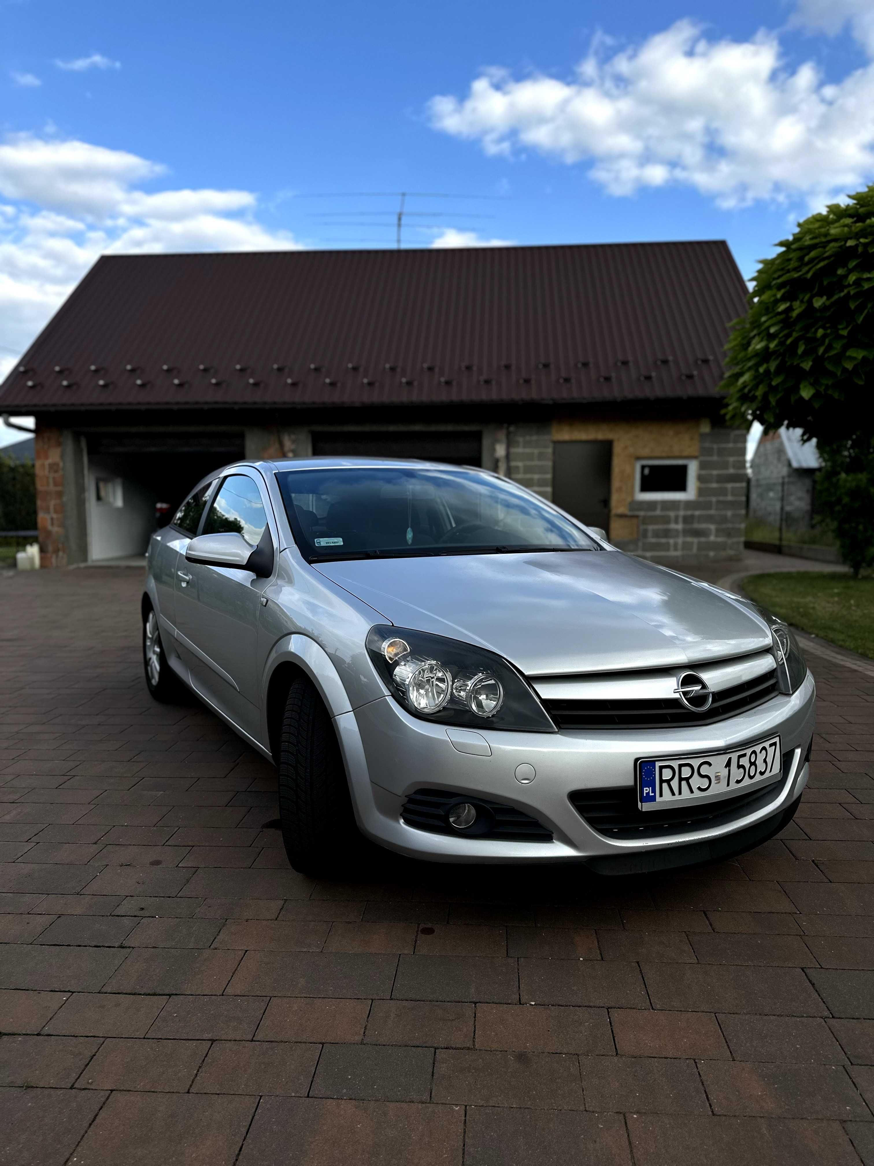 Opel Astra H GTC 1.6 + LPG