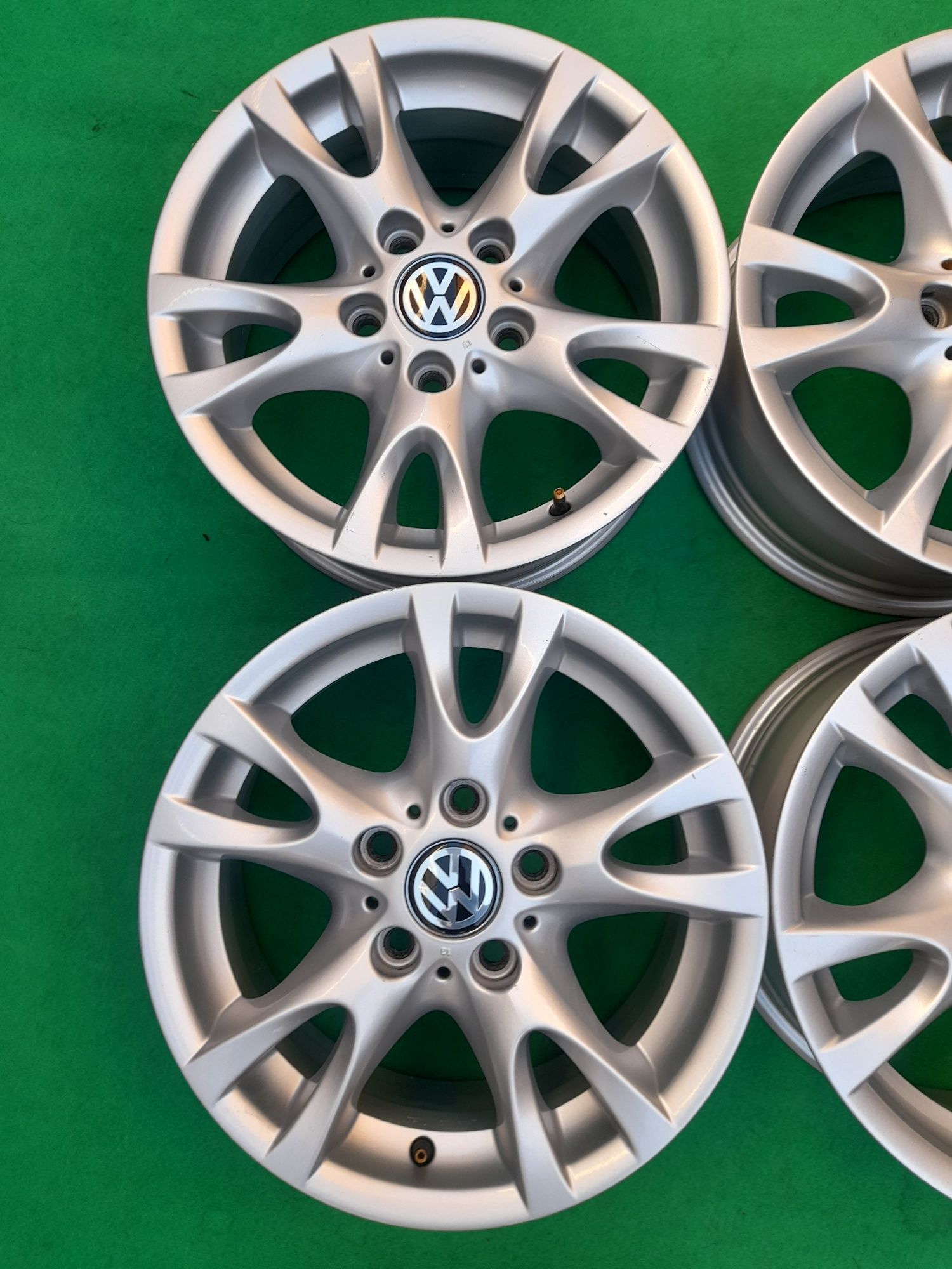 4 jantes 16 5x120 VW Transporter Amarok Opel Vivaro Renault Trafic