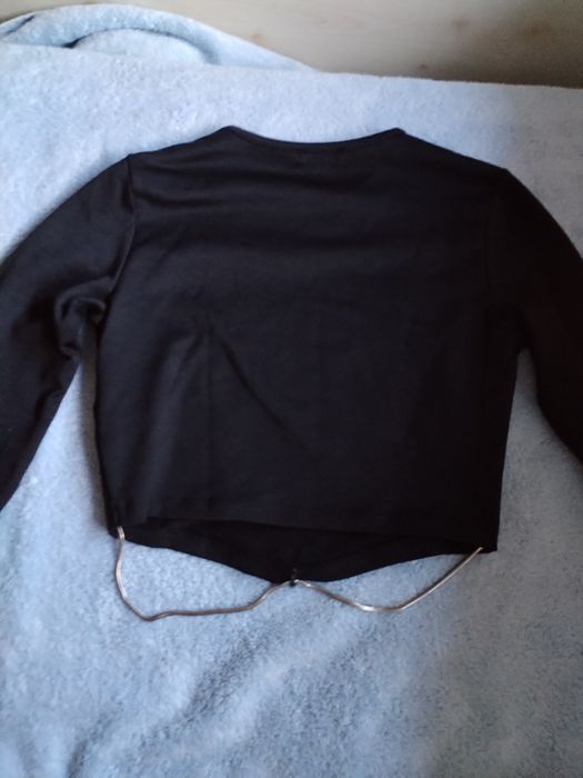 Top Bershka manga longa S com tiras metálicas