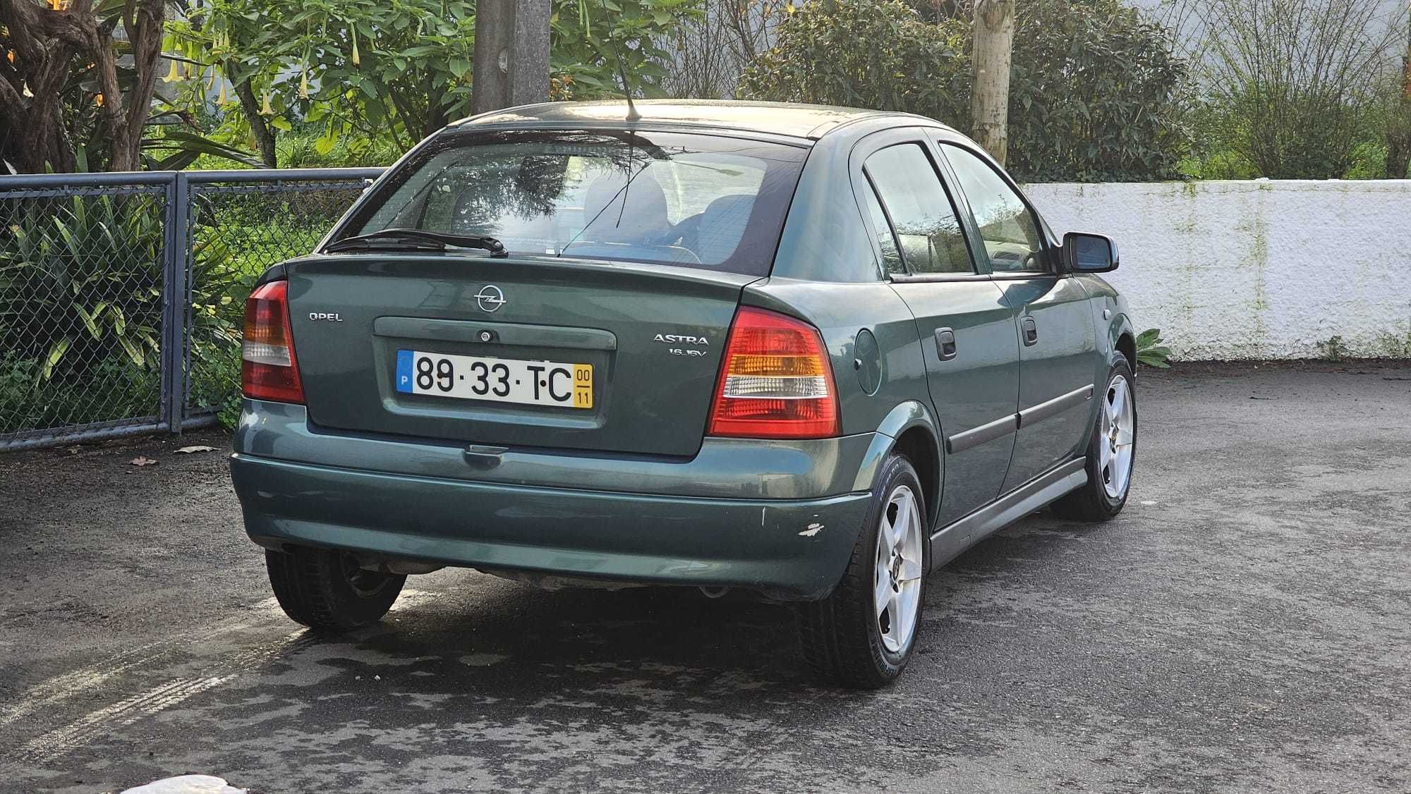 Opel Astra 1.6 16V (Modelo Suíço)