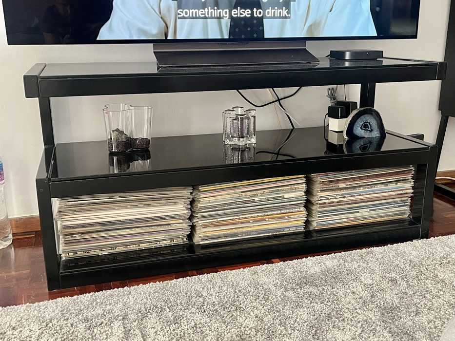 Mesa para TV em otimo estado