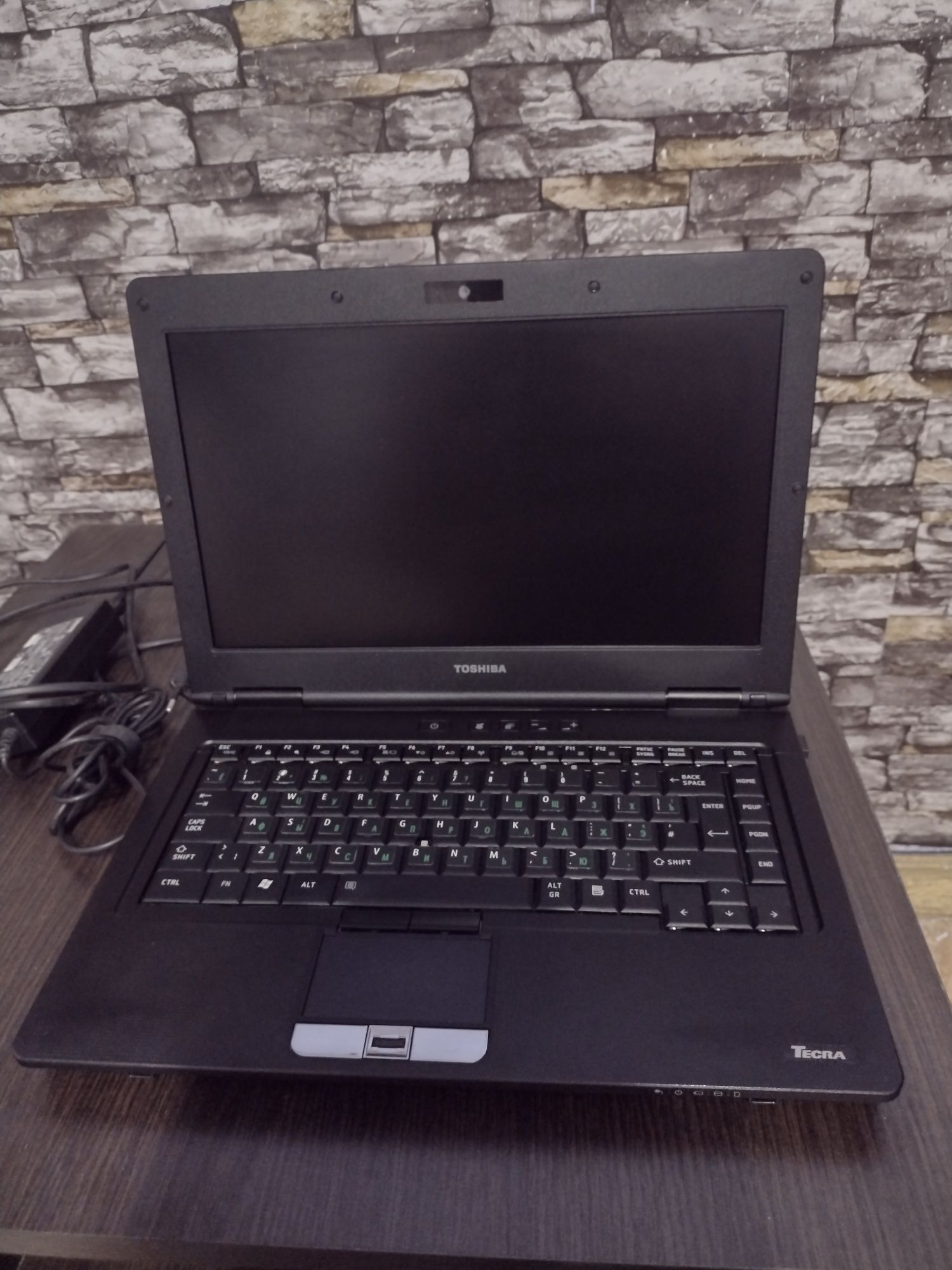 Ноутбуки TOSHIBA 8 ГБ , SSD 250 . Ci3 -2,13GHz