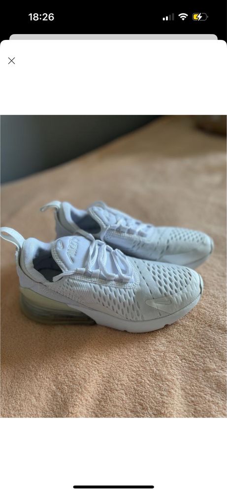 Кросівки Nike 270