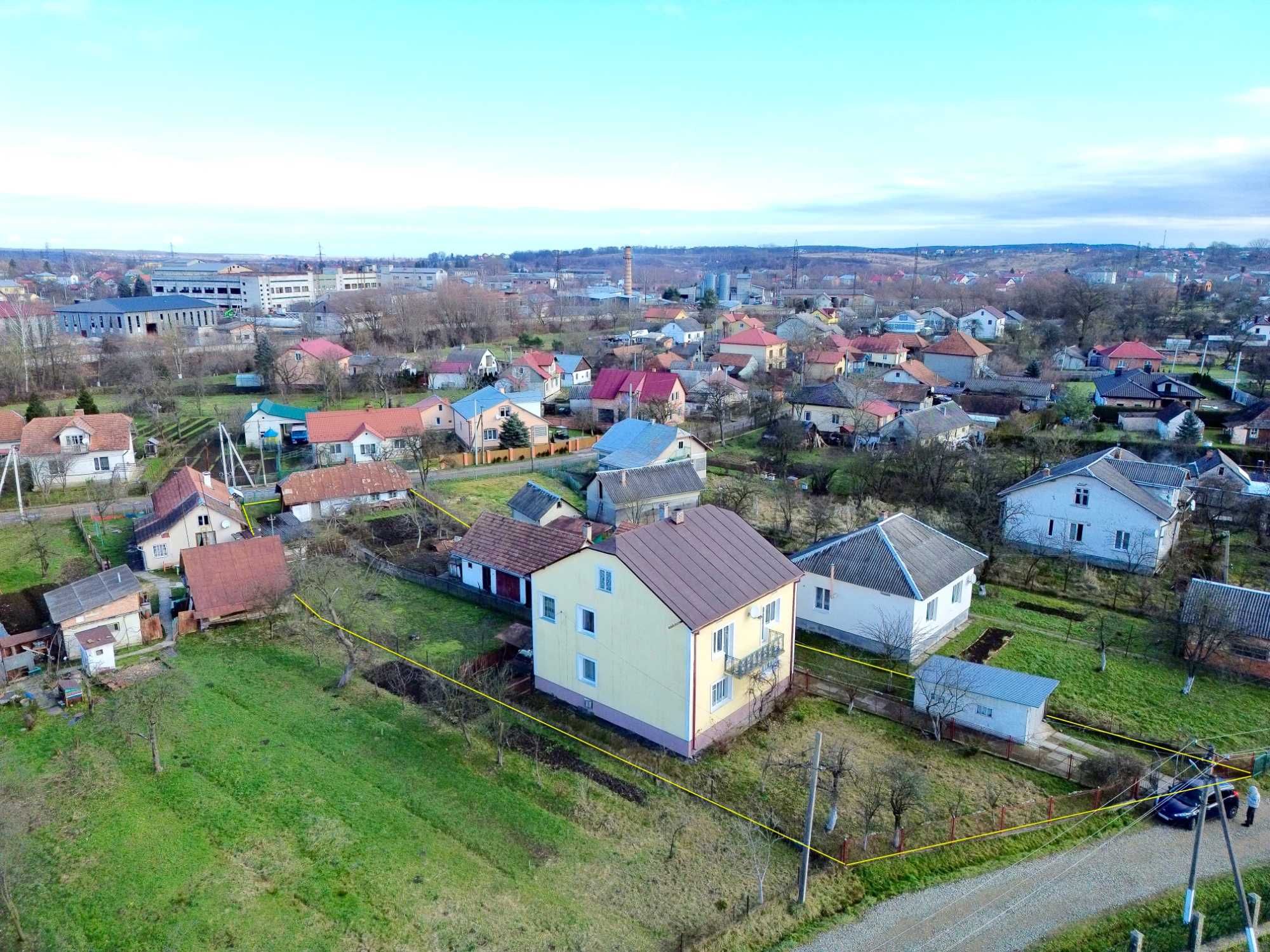 Затишний будинок в передмісті Дрогобича