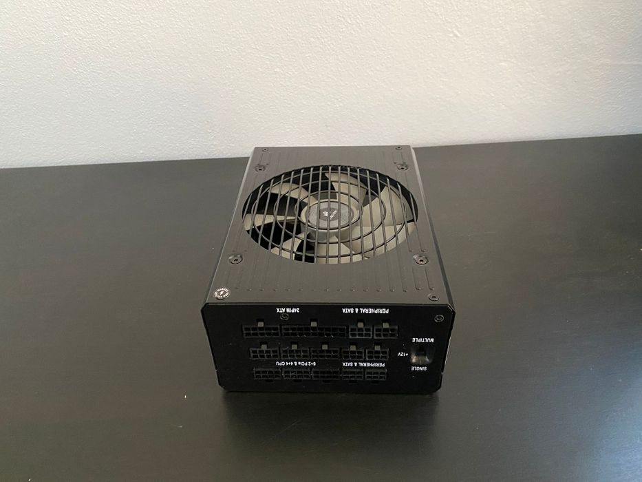 PSU Corsair HX1200 (Peças/Reparação)