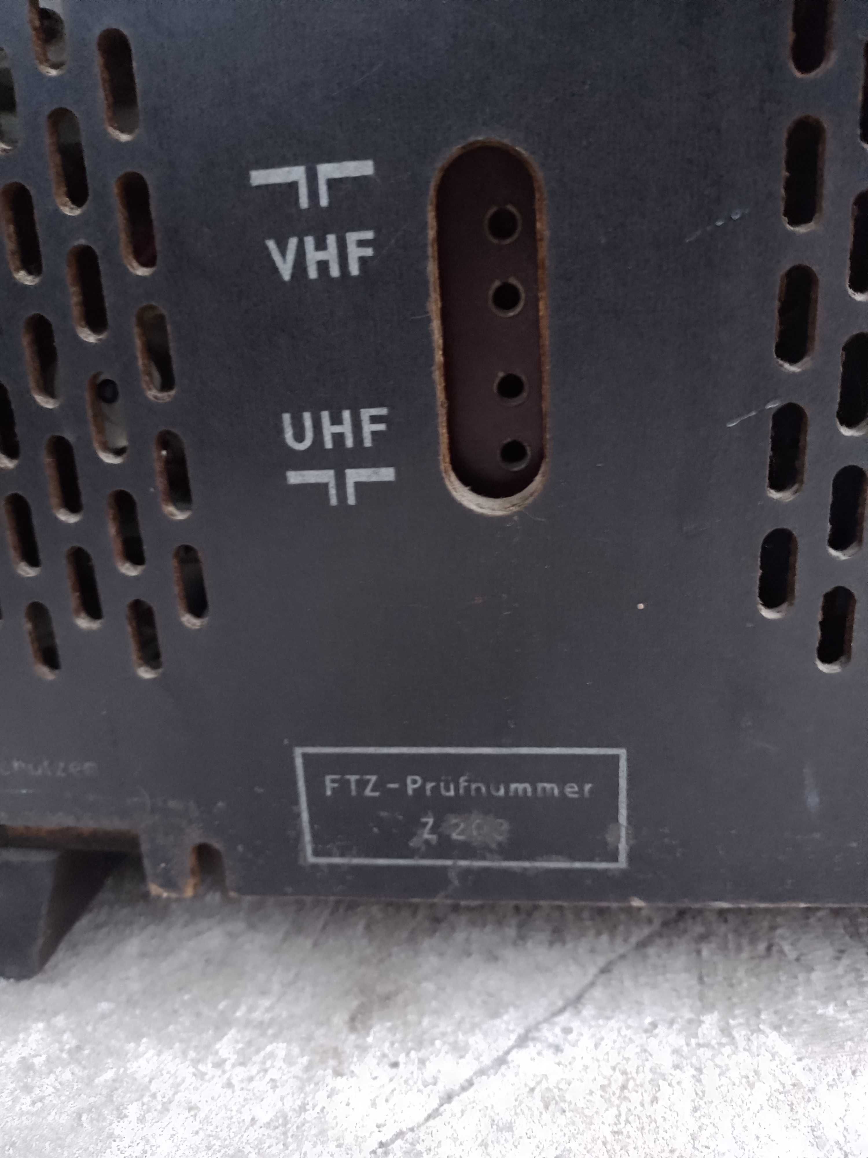 telewizor lampowy philips 231d310a-01  zabytek, włacza sie