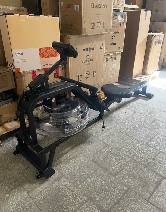 Wioślarz treningowy wodny.