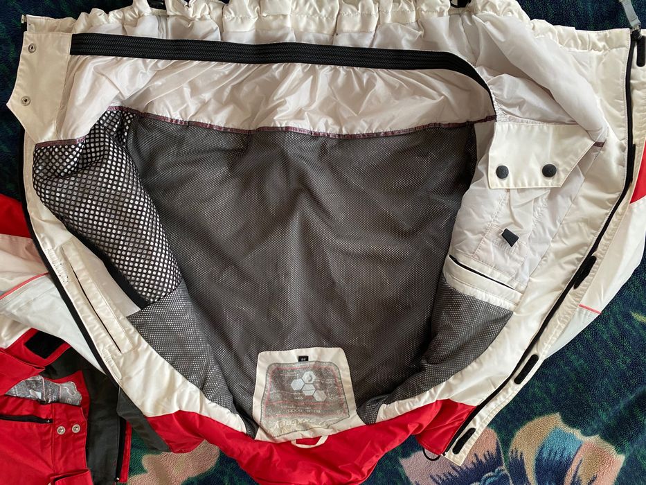 Продам гірськолижний костюм