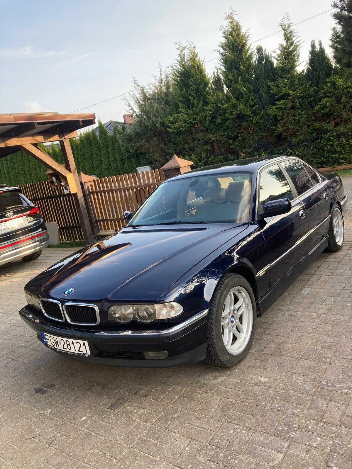 BMW E38 V8 BI-Turbo - Masaże